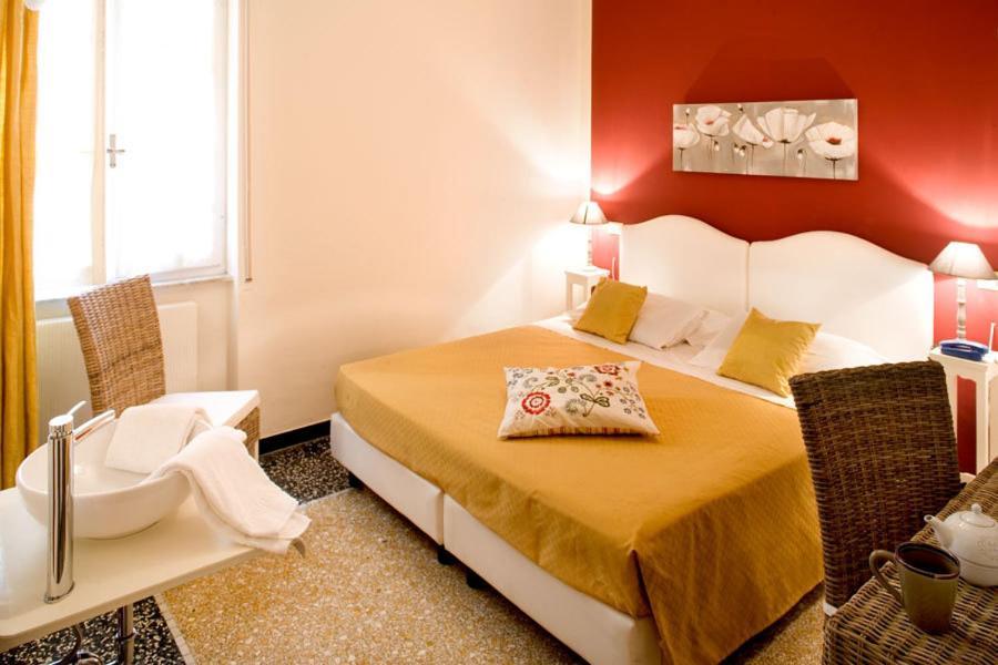 Hotel Gabbiano Аласио Екстериор снимка