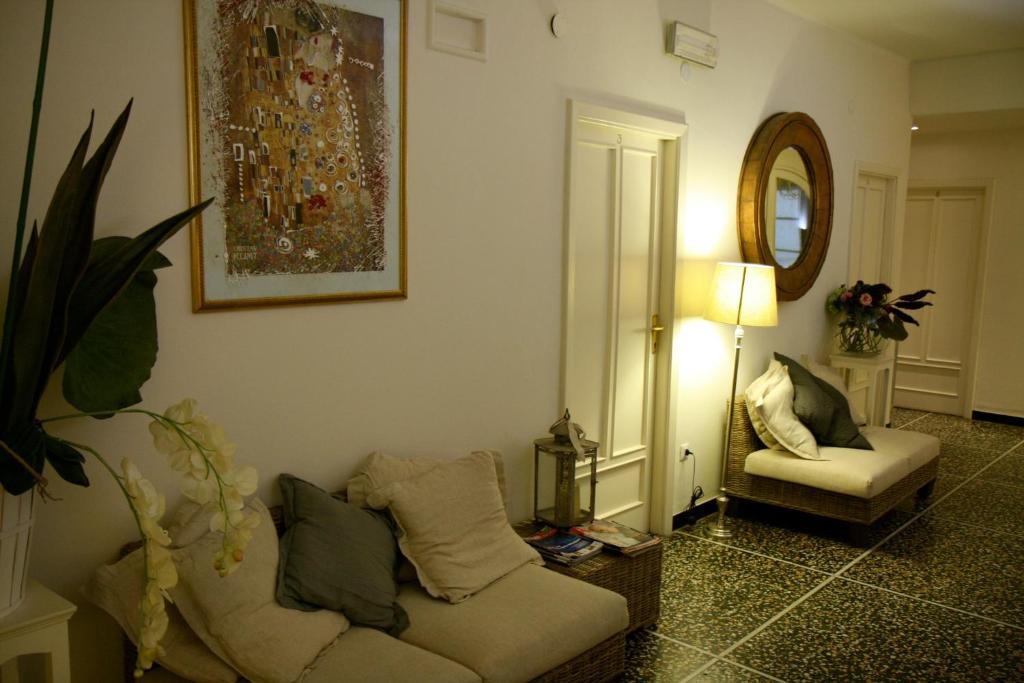 Hotel Gabbiano Аласио Екстериор снимка