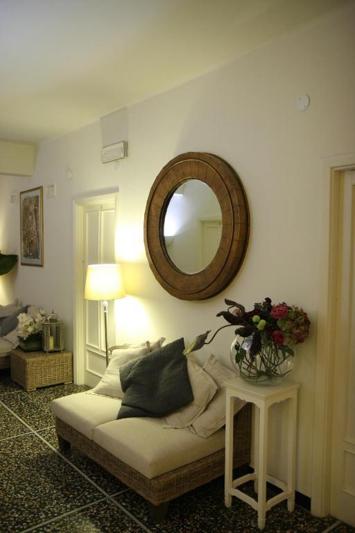 Hotel Gabbiano Аласио Екстериор снимка