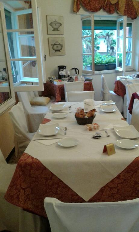Hotel Gabbiano Аласио Екстериор снимка