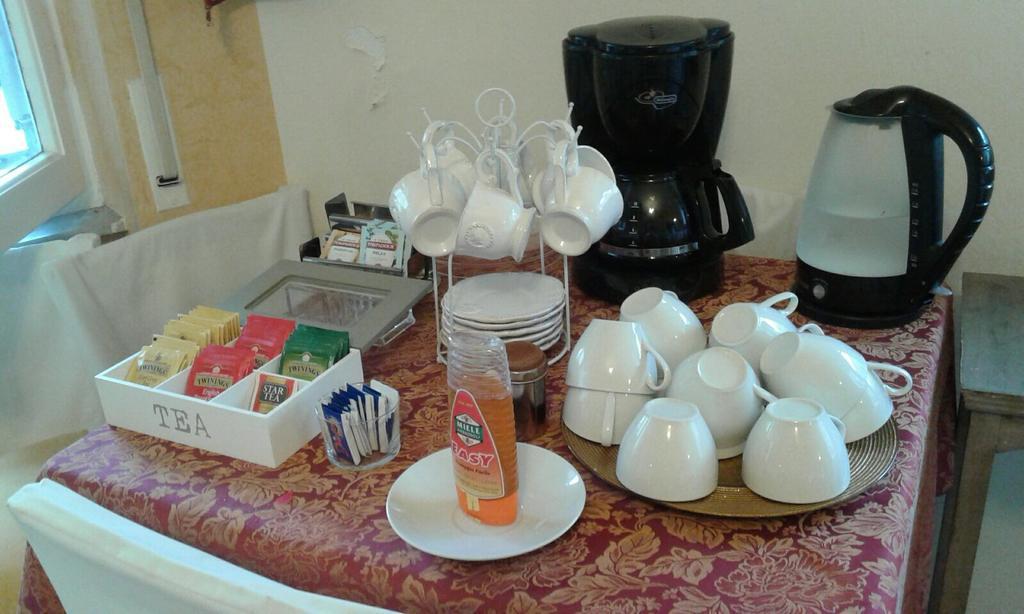 Hotel Gabbiano Аласио Екстериор снимка